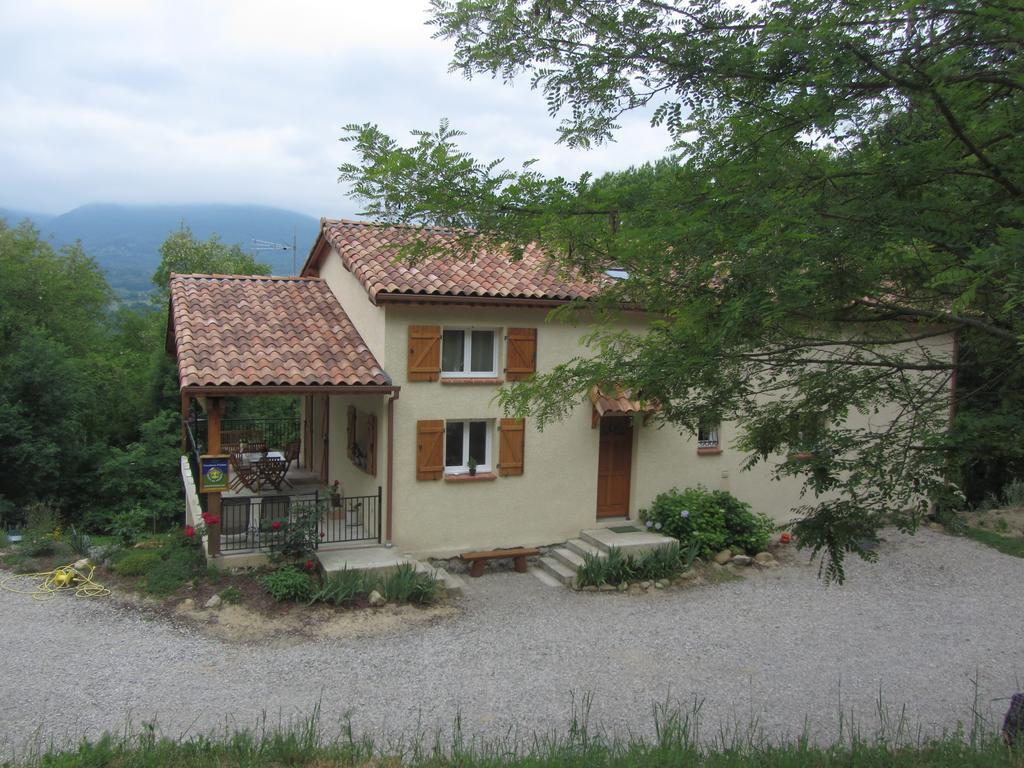 Les Cimes Bed & Breakfast Saint-Pierre-de-Riviere Exterior photo