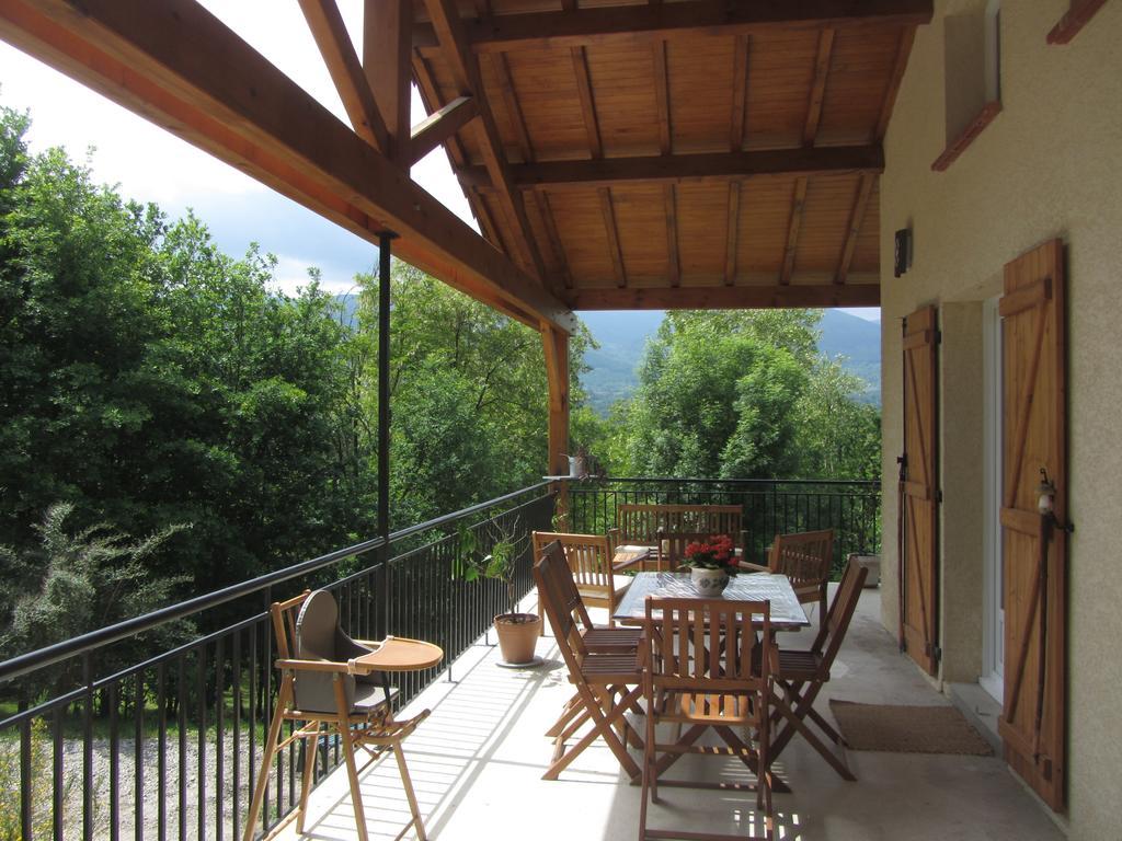 Les Cimes Bed & Breakfast Saint-Pierre-de-Riviere Exterior photo